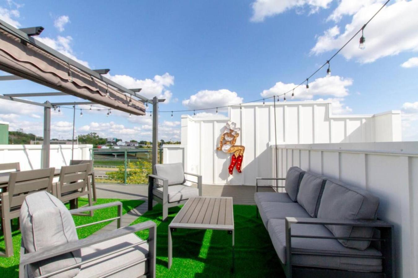 Вилла Skyline Serenity Rooftop Patio With Ping Pong Нэшвилл Экстерьер фото